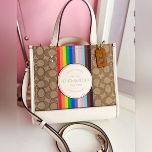 🌈 COACH Dempsey Tote 22 🌈 NWT